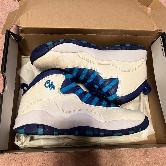 EUC air Jordan retro 10 - Picture 3 of 6